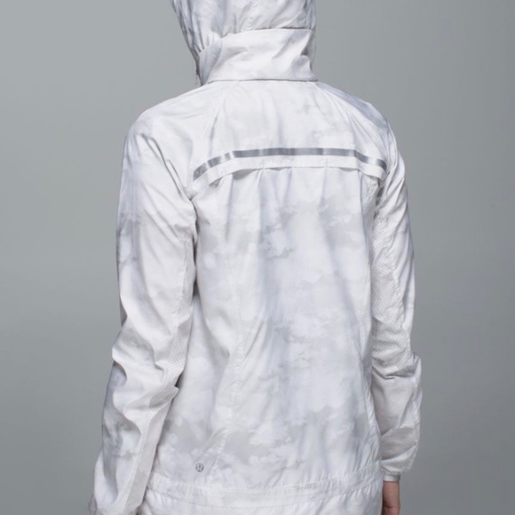 LULULEMON Miss Misty Jacket II, 2, White and Gray - Picture 4 of 16